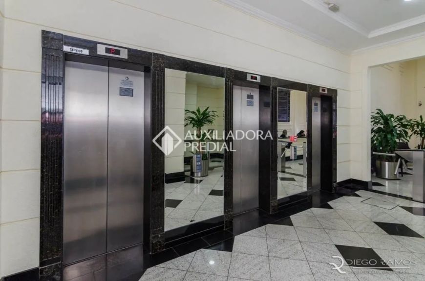 SALA COMERCIAL MENINO DEUS, ANDAR ALTO COM VISTA E VAGA ESCRITURADA