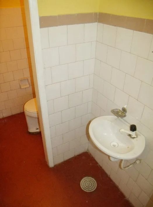 Ponto Comercial/Loja à Venda no Bairro Azenha com 49 m² de Área Útil Disponível