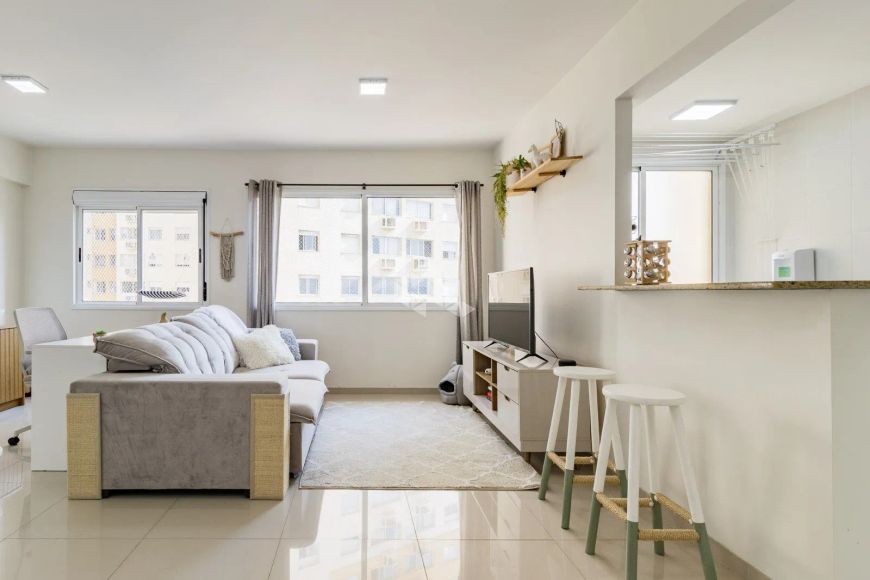 Apartamento 2 dormitórios 1 suíte 66m² 1 vaga no bairro Partenon