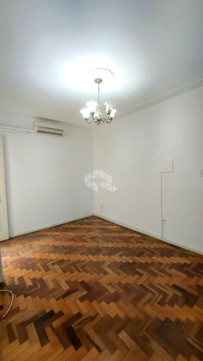 Apartamento 01 dormitório no bairro Farroupilha em Porto Alegre.