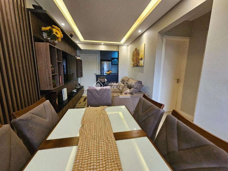 Lindo apartamento decorado e mobiliado de 2 dormitórios, vaga e infra na ZN