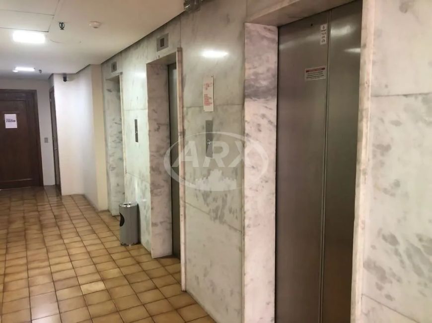 Sala de 36.87m² no bairro Floresta, com 1 banheiro