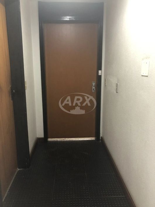 Sala de 36.87m² no bairro Floresta, com 1 banheiro