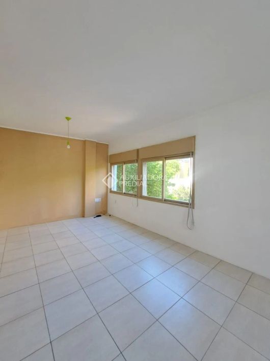 03 QUATOS, SALA 03 AMBIENTES, 02 BANHEIROS, 01 APTO POR ANDAR, AQUECEDOR 120M2 1 QUADRA DA REDENÇÃO.