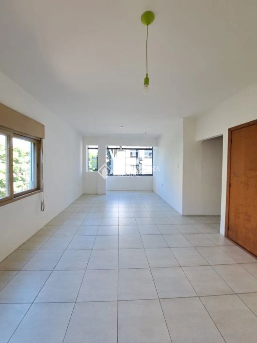 03 QUATOS, SALA 03 AMBIENTES, 02 BANHEIROS, 01 APTO POR ANDAR, AQUECEDOR 120M2 1 QUADRA DA REDENÇÃO.
