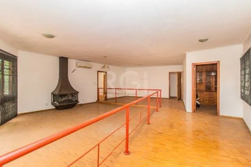 Casa para Venda - 408m², 3 dormitórios, sendo 3 suites, 4 vagas - Chácara das Pedras
