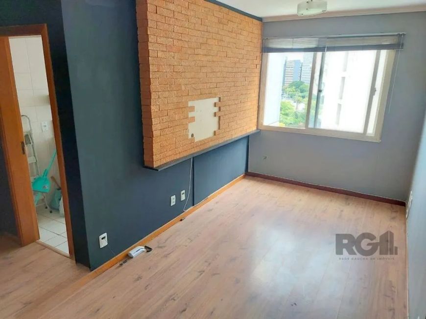 Apartamento de 2 dormitórios no Centro Histórico, já alugado, ideal para investidores, com vaga de g
