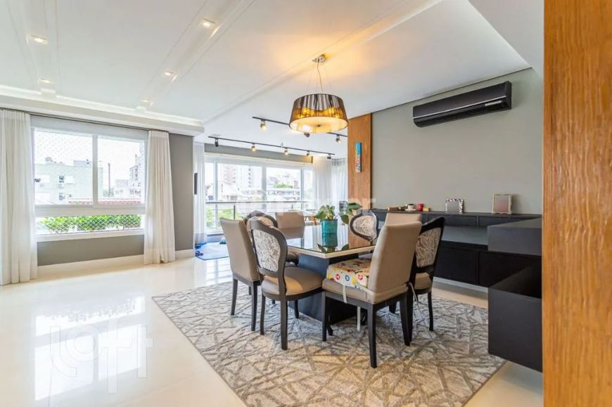 Apartamento com 3 Suítes com 216 m² e 3 vagas no Menino Deus - Porto Alegre - RS
