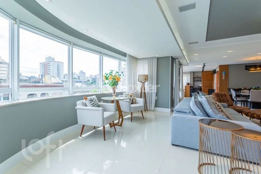 Apartamento com 3 Suítes com 216 m² e 3 vagas no Menino Deus - Porto Alegre - RS