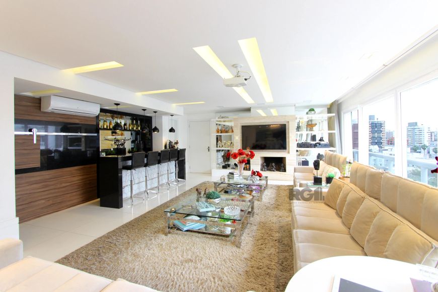 Excelente Apartamento no Condomínio Eucaliptos - Bairro Menino Deus, Este incrível apartamento, loca