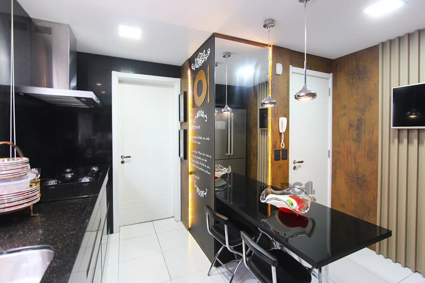 Excelente Apartamento no Condomínio Eucaliptos - Bairro Menino Deus, Este incrível apartamento, loca
