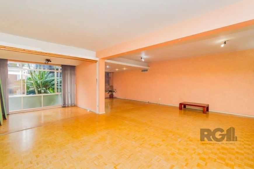 Amplo apartamento com living espaçoso a sala de TV, sala de jantar, gabinete, lavabo, hall de entrad