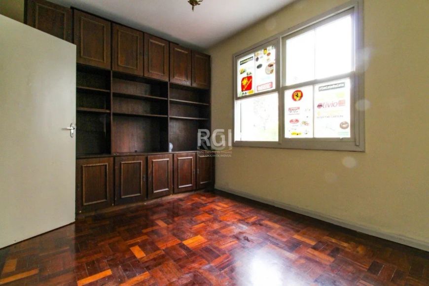 APARTAMENTO 3 DORMITÓRIOS SENDO 1 SUÍTE, 1 VAGA NO BAIRRO MENINO DEUS EM PORTO ALEGRE.Vende-se excel