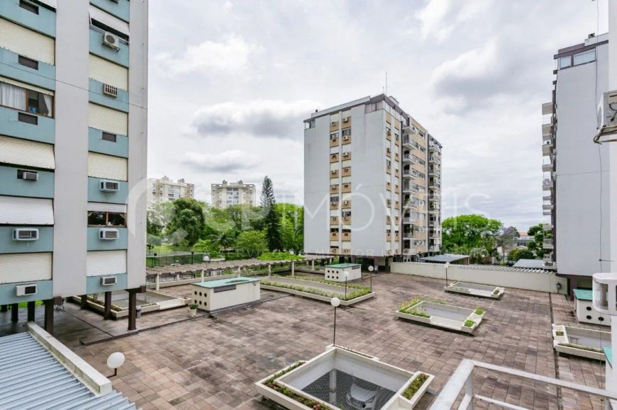 Apartamentos em Porto Alegre, no bairro Jardim Lindoia, à venda.