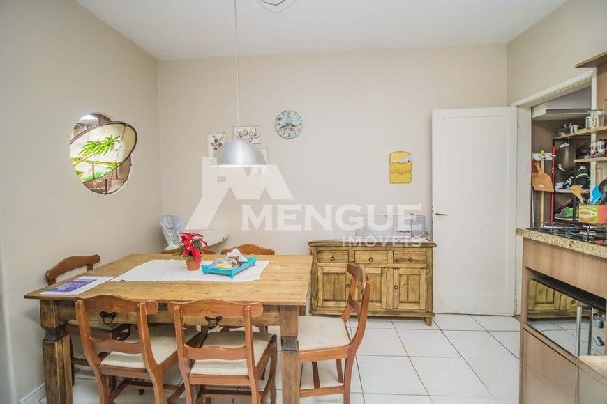 Apartamento com 2 dormitórios e 1 vaga de garagem, à venda no bairro Santa Maria Goretti em Porto Al