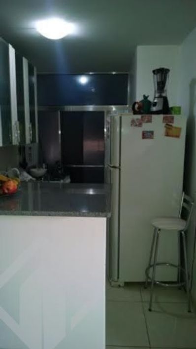Apartamento TÉRREO, com 02 dormitórios sendo uma suíte,