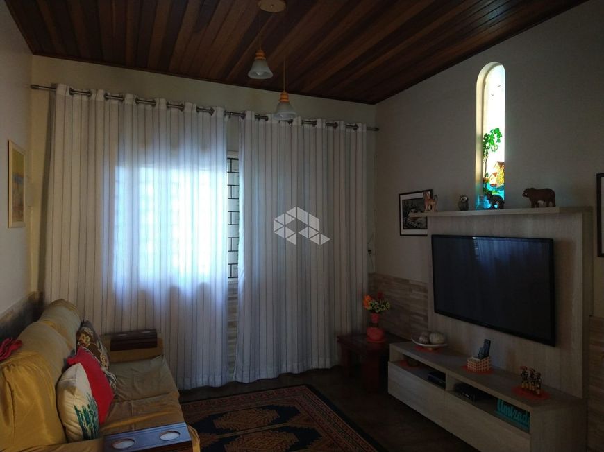 Casa 03 dormitórios, 2 pisos com terraço,1 suíte, 1 lavabo, 2 banheiros, com vaga para 08 carros,