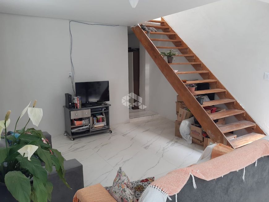 Casa /sobrado de 3 dormitórios, 1 suíte , piscina no bairro Azenha