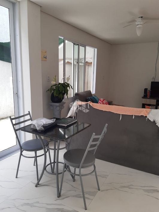 Casa /sobrado de 3 dormitórios, 1 suíte , piscina no bairro Azenha