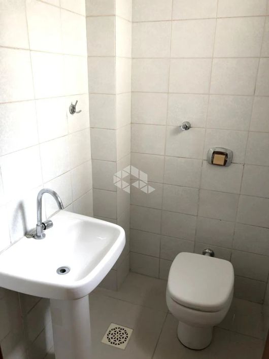 Sala comercial, rua Almirante Barroso, no bairro Floresta (Porto Alegre)