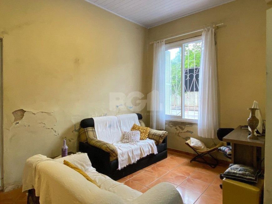 Casa de esquina com 64m², próximo ao Cais Embarcadero