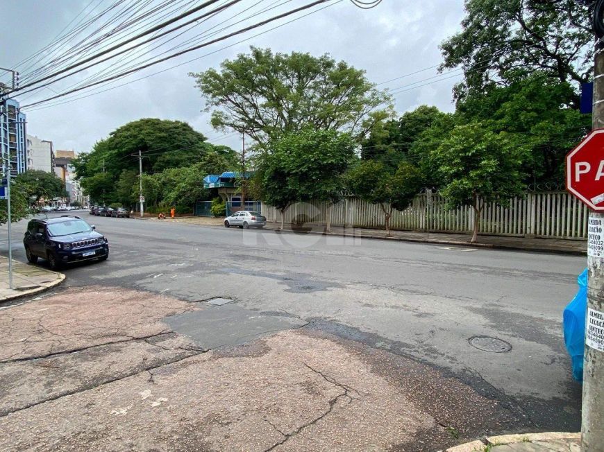 Casa de esquina com 64m², próximo ao Cais Embarcadero