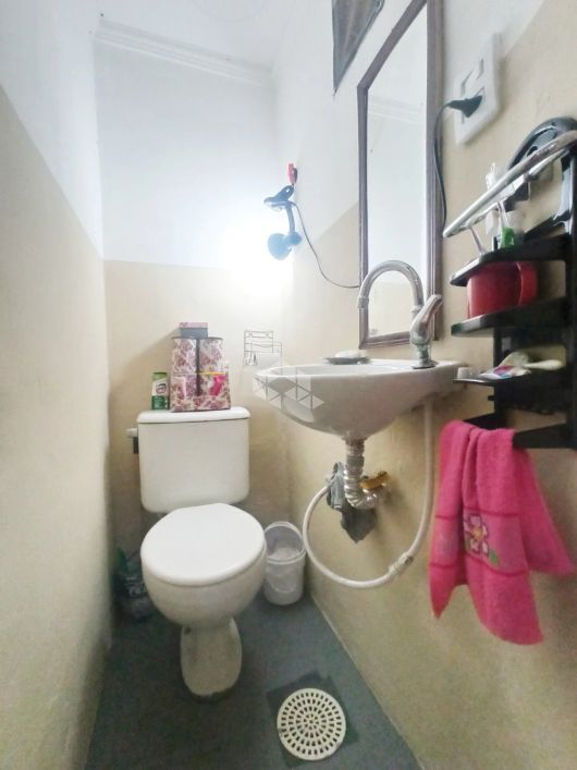 Apartamento com 03 dormitórios e garagem à venda no bairro Menino Deus