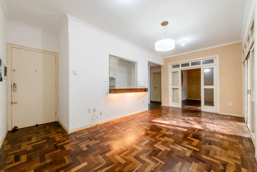 Apartamento de 02 dormitórios (1 suìte) - Moinhos