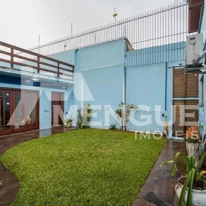 Casa com 4 dormitórios e 4 vagas de garagem a venda no Bairro Sarandi, com 180,00m² por R$ 1200.000,