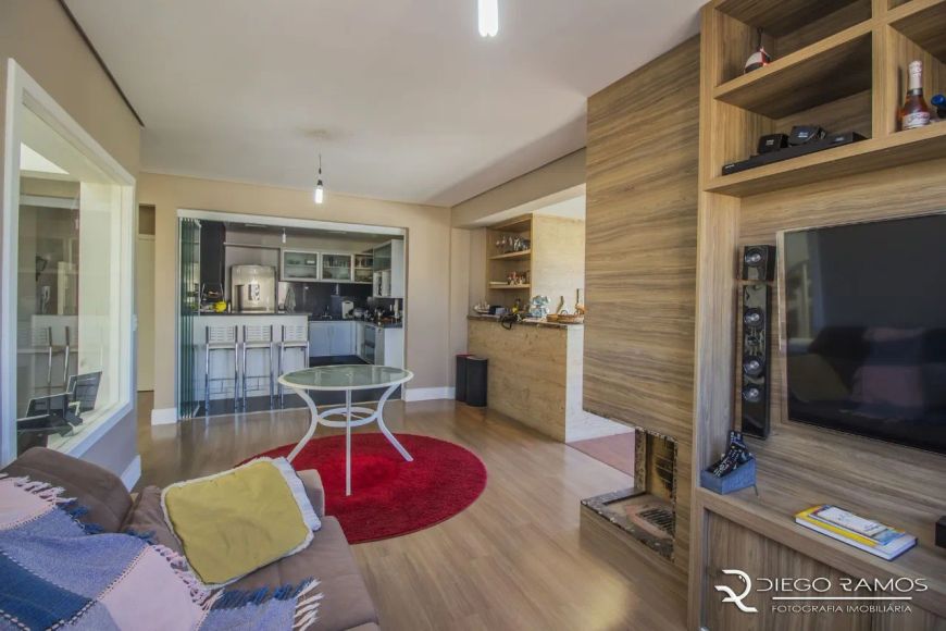 Cobertura à venda no Jardim Botânico com 240m² e 3 dormitórios/quartos disponíveis.
