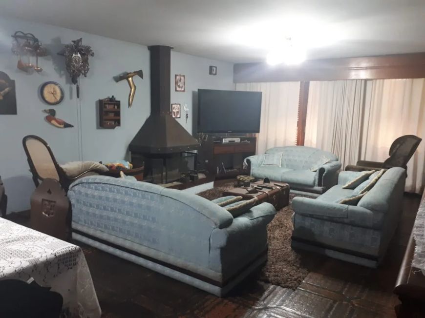Casa residencial à venda no bairro Chácara Das Pedras com 187 m² e 3 dormitórios/quartos.