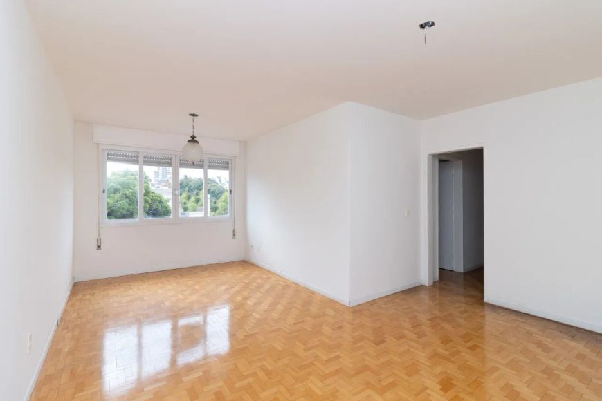 Apartamento à venda no bairro Auxiliadora com 3 dormitórios e 105 m².