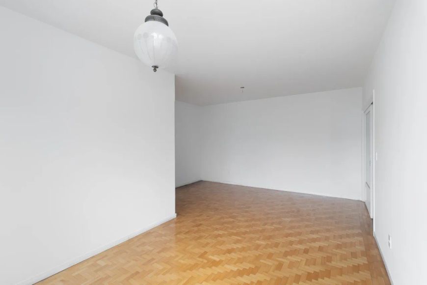 Apartamento à venda no bairro Auxiliadora com 3 dormitórios e 105 m².
