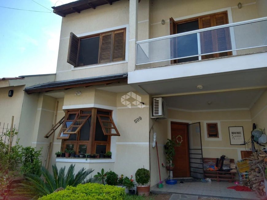 Casa Sobrado 3 quartos no Bairro Hípica, em Porto Alegre.