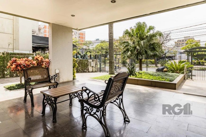 Apartamento de 3 quartos, 2 suítes, closet e 1 vaga de garagem no bairro Bom Fim em Porto Alegre. Im