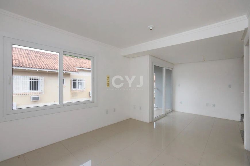 Casa 2 dormitórios no bairro Camaquã em Porto Alegre.