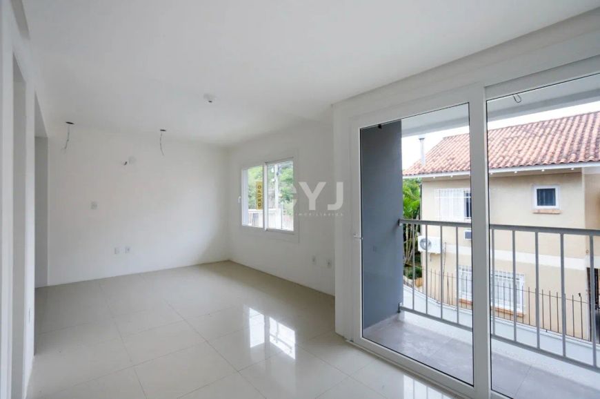 Casa 2 dormitórios no bairro Camaquã em Porto Alegre.