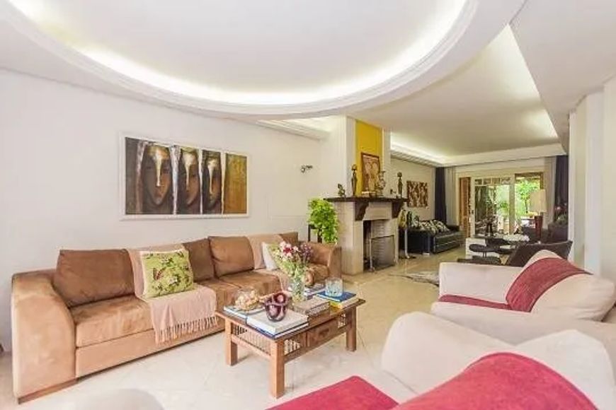 Casa residencial à venda no bairro Chácara Das Pedras com 5 dormitórios/quartos e 418 m².