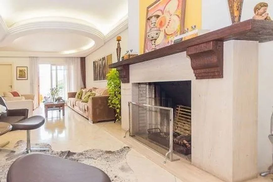 Casa residencial à venda no bairro Chácara Das Pedras com 5 dormitórios/quartos e 418 m².