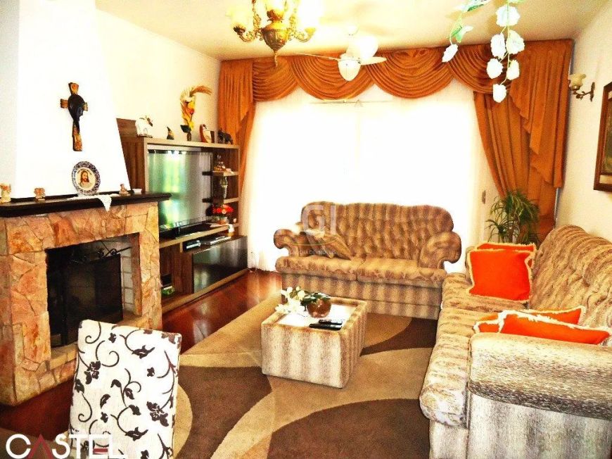 Casa para Venda - 447m², 4 dormitórios, sendo 1 suites, 3 vagas - Jardim Florest