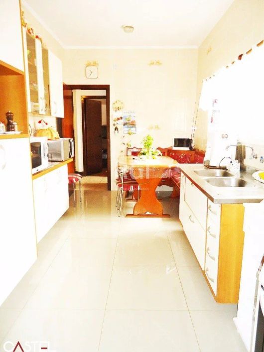 Casa para Venda - 447m², 4 dormitórios, sendo 1 suites, 3 vagas - Jardim Florest