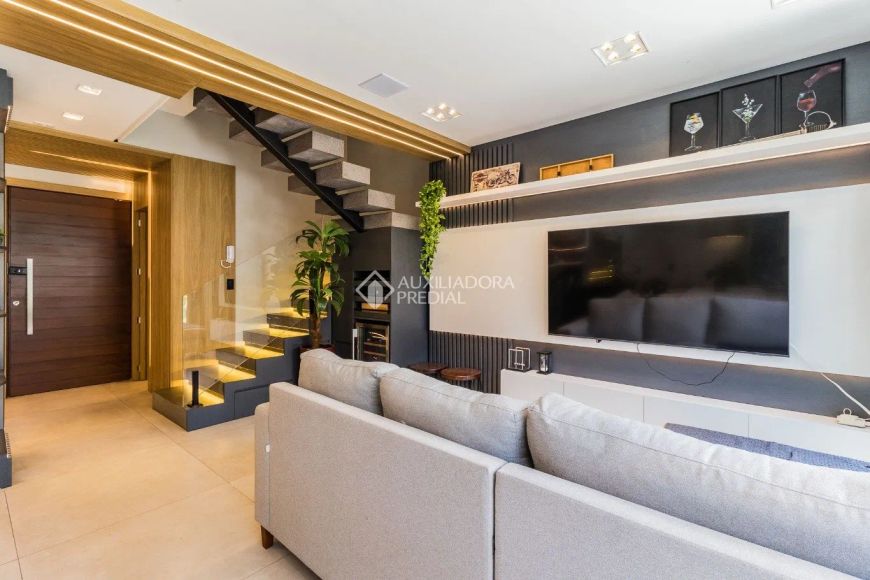 Casa em Condomínio com 180m² e semimobiliada no bairro Jardim Itu.