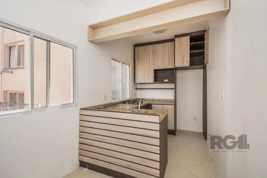Excelente casa à venda localizado na Rua Espírito Santo, no bairro Centro em Porto Alegre. Este imóv
