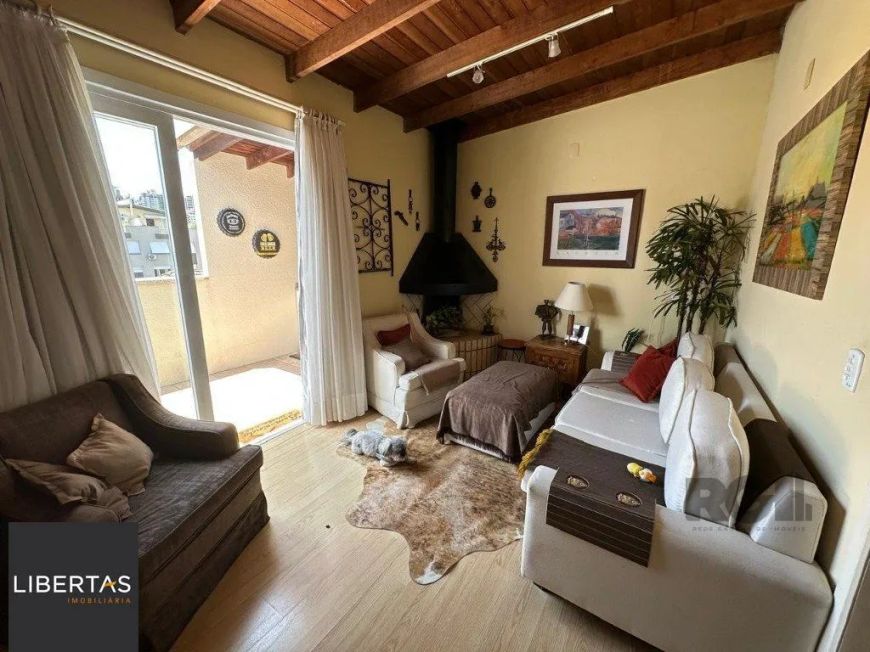 Vende-se bela cobertura 2 quartos com suíte, vaga escriturada e lareira no bairr