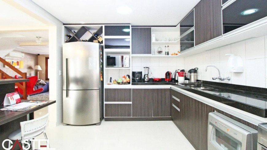Casa Condominio para Venda - 241m², 3 dormitórios, sendo 1 suites, 2 vagas - Lom