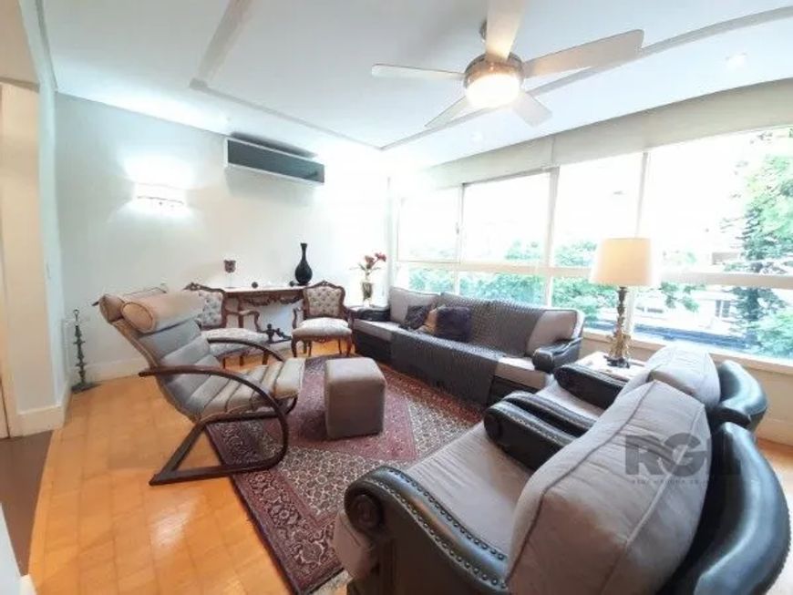 Apartamento no bairro Moinhos de Vento, com 213m² de área total, 3 dormitórios (sendo 1 suíte master
