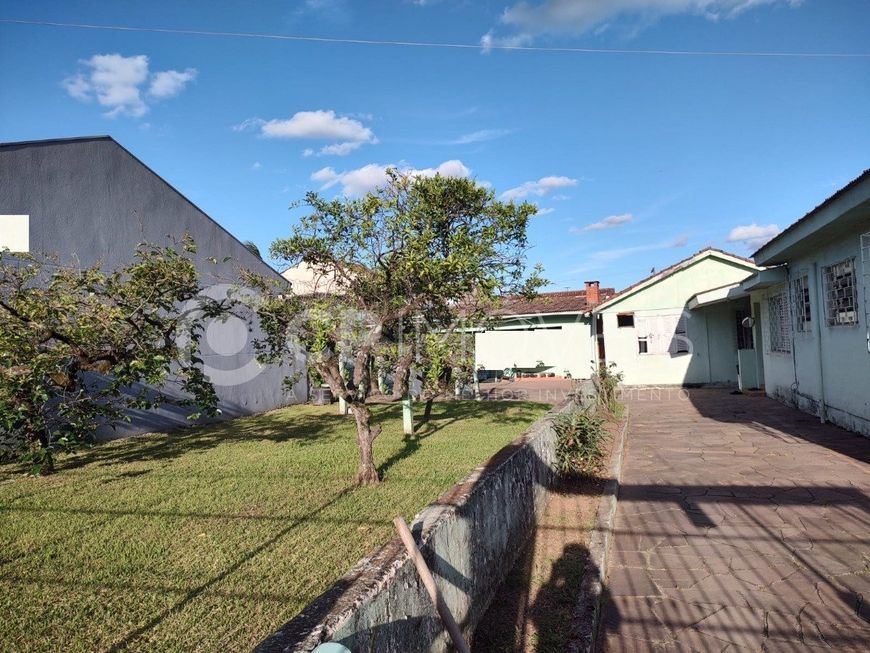 Terreno em Porto Alegre, no bairro Sarandi, à venda.