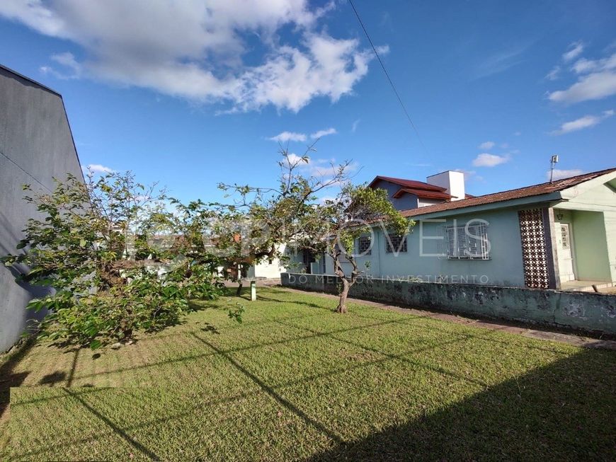 Terreno em Porto Alegre, no bairro Sarandi, à venda.