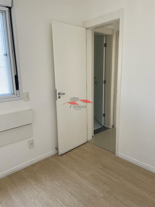 Apartamento (Padrão), com 3 quartos e 2 banheiros à Venda, 62 m² em Porto Alegre/RS
