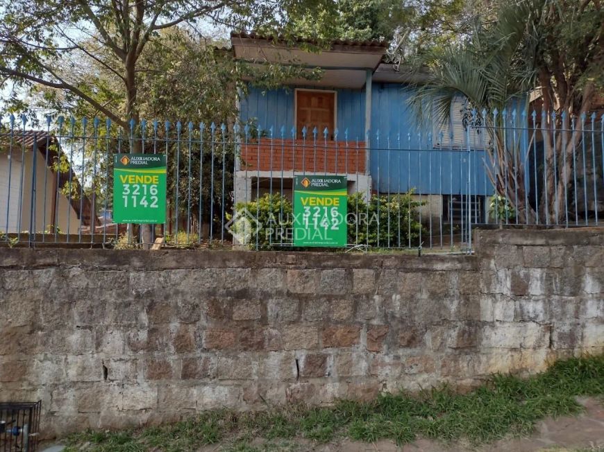 Terreno 370m² frente praça Morro Santana Porto Alegre